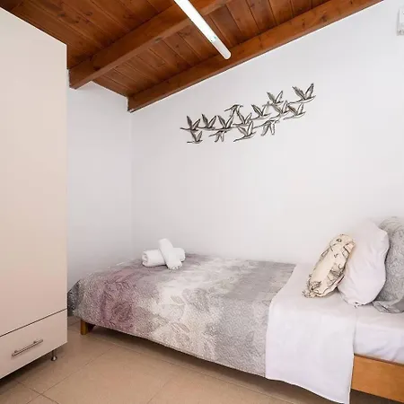 Apartment Armonia House, 50m From The Sea And Open View Kokkinos Pirgos (Heraklion)